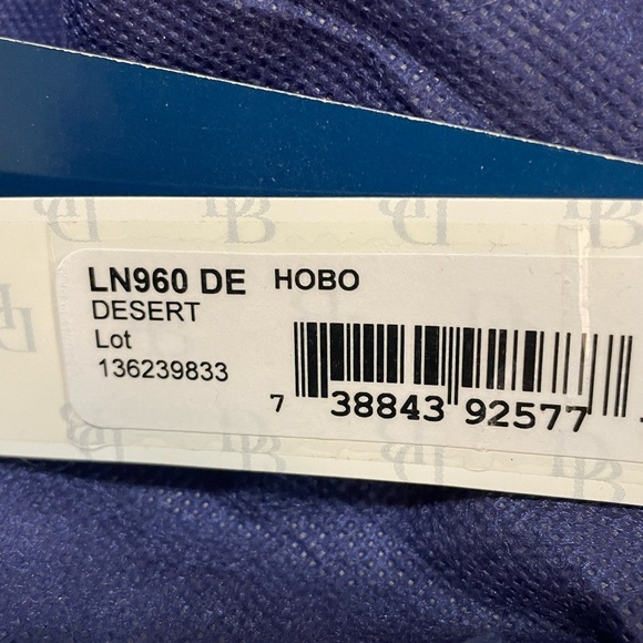 Dooney said Bourke hobo with matching wristlet. - Picture 12 of 13